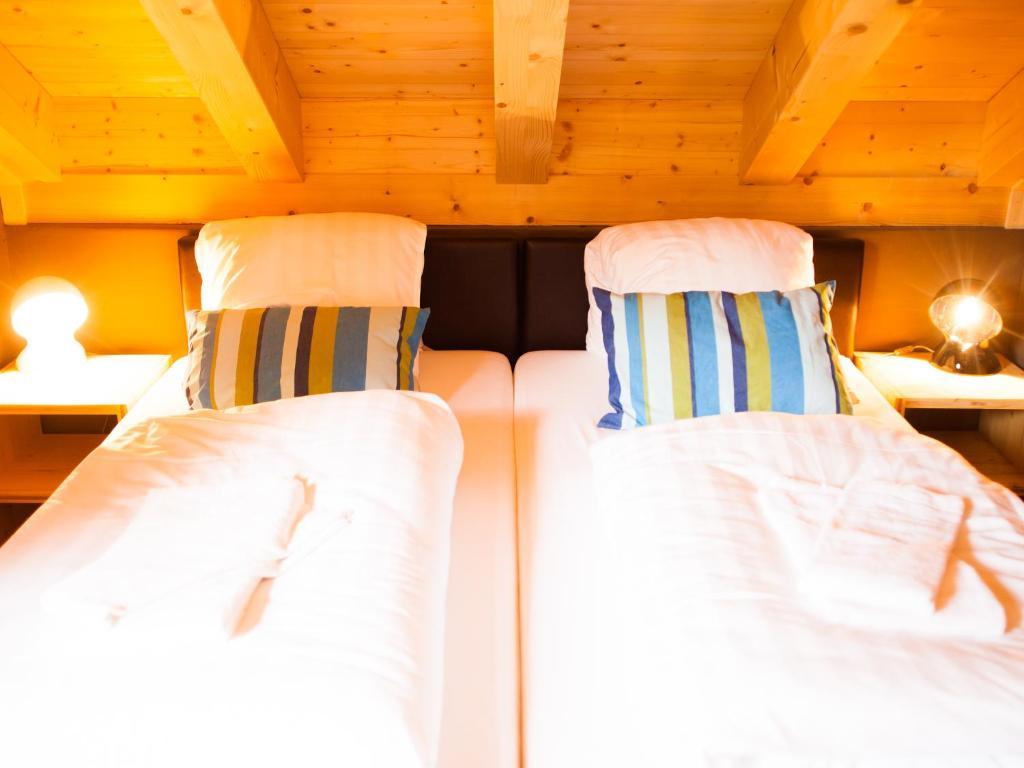 Nangijala Guest House Disentis Habitación foto